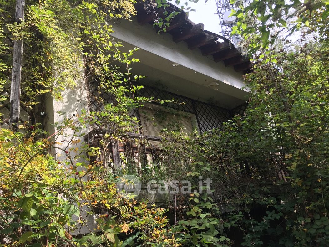 Villa in Vendita in Villaggio Monte Maddalena 8 a Brescia