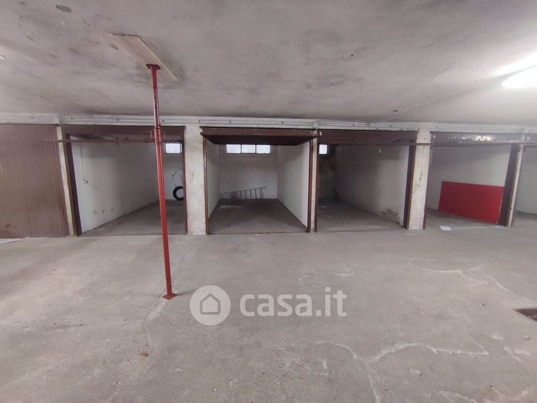 Garage/Posto auto in Vendita in Via rovereto 24 a Busto Arsizio