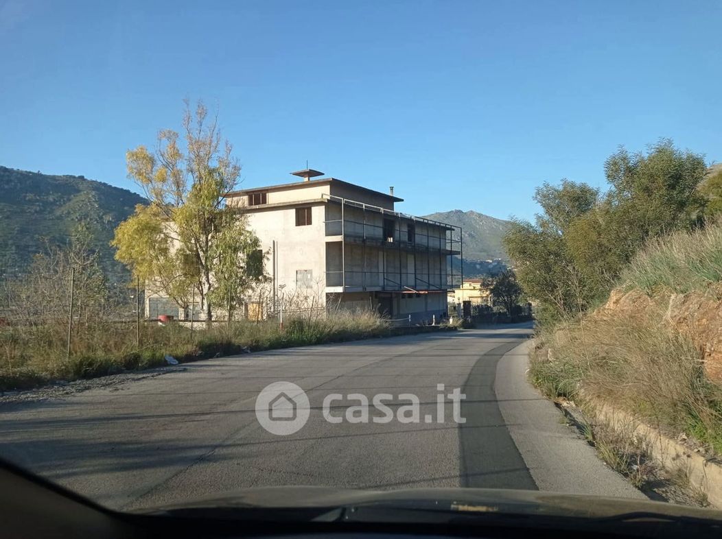 Stabile / Palazzo in Vendita in Via Piersanti Mattarella a Belmonte Mezzagno