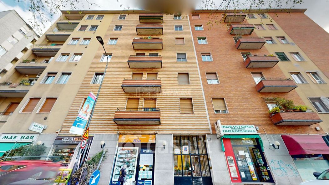 Appartamento in Vendita in Via Lorenteggio 163 a Milano