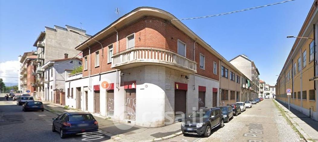 Negozio/Locale commerciale in Affitto in Via Pont 2 a Torino