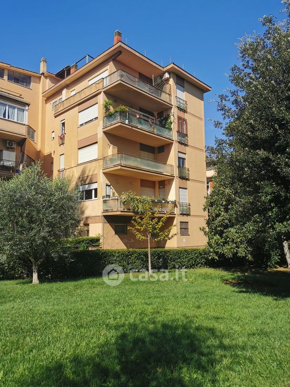 Appartamento in Vendita in Via Oriolo Romano 79 a Roma