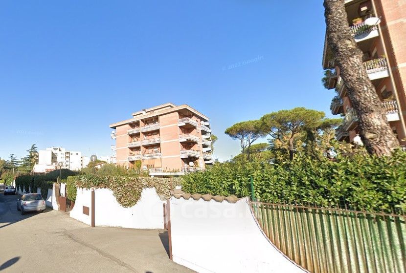Appartamento in Vendita in Via Castroregio a Roma