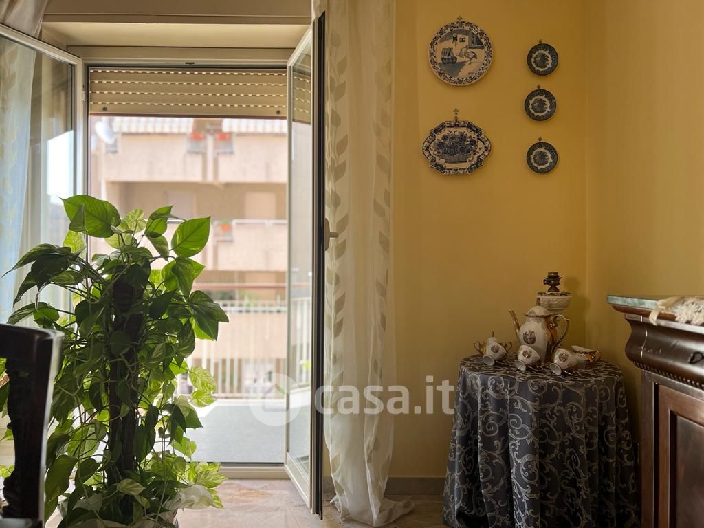 Appartamento in Vendita in Piazza Principe di Camporeale 35 a Palermo