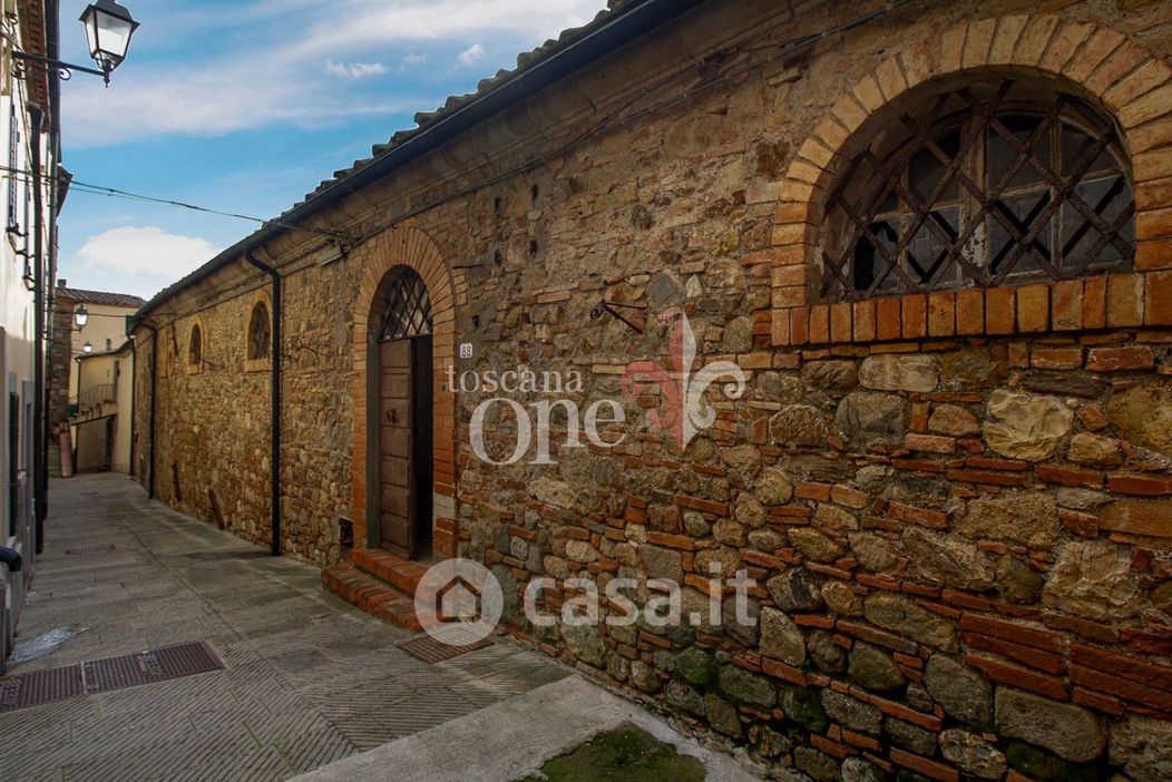 Casa Bi/Trifamiliare in Vendita in Via di Castello 93 a Pomarance