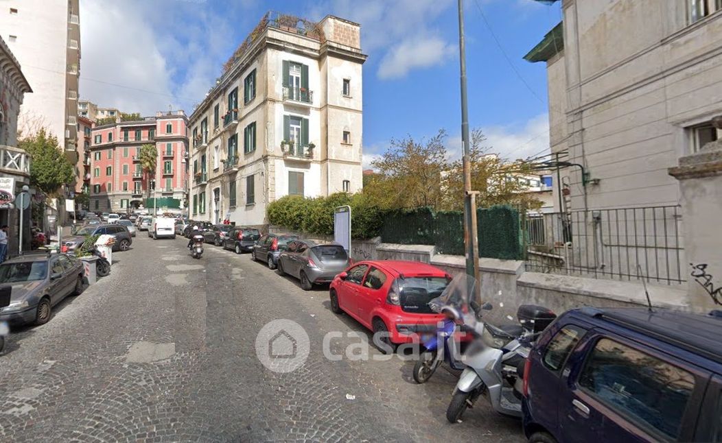 Appartamento in Vendita in Salita Due Porte a Napoli