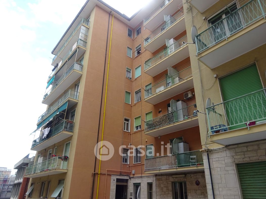 Appartamento in Vendita in Via Talamone 35 a Genova