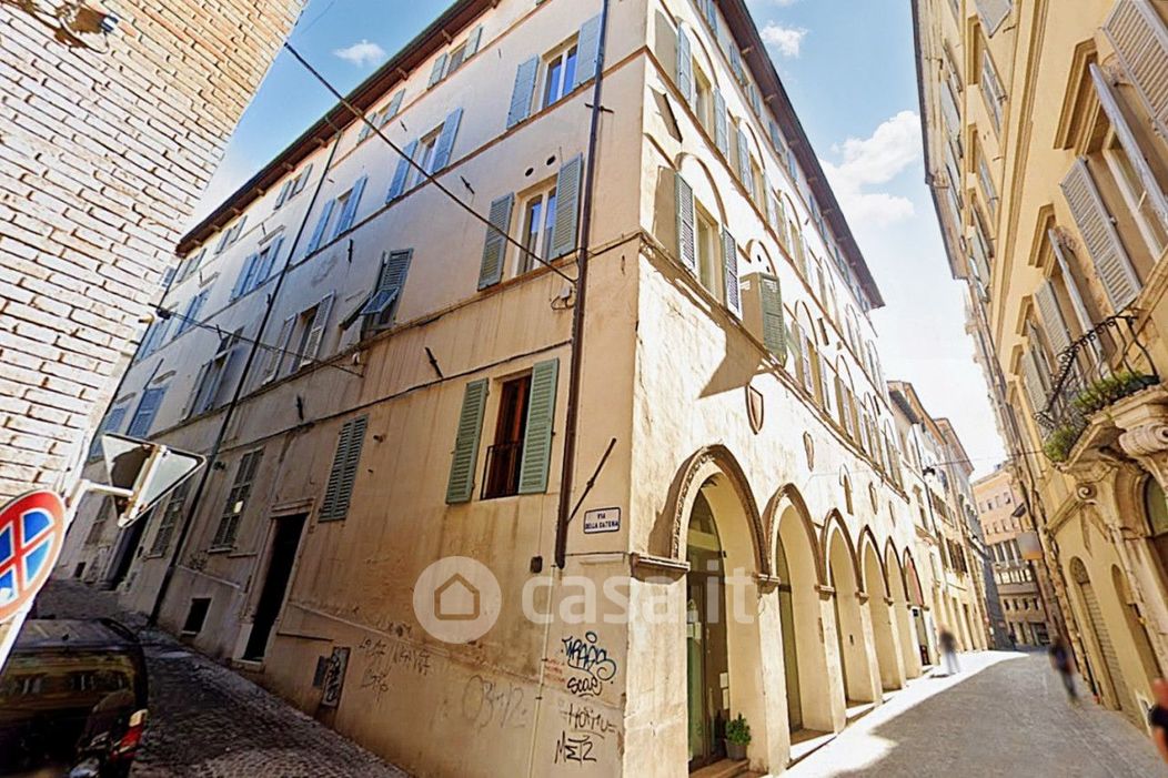 Appartamento in Vendita in Via della Loggia 5 a Ancona