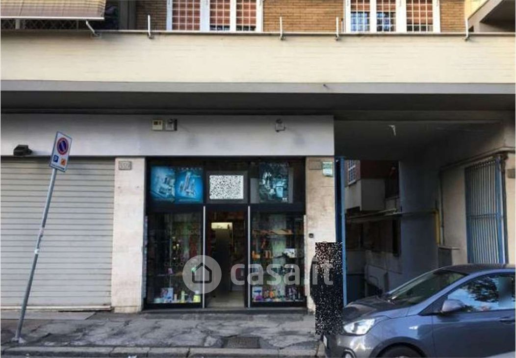 Negozio/Locale commerciale in Vendita in Via Prenestina 359 c a Roma