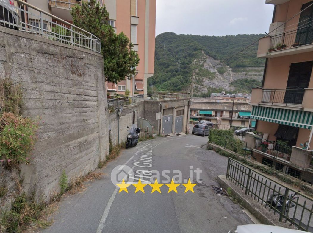 Appartamento in Vendita in Via Giulia de Vincenzi a Genova