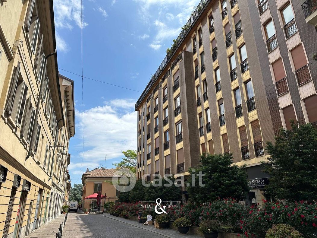 Appartamento in Vendita in Via Padre Reginaldo Giuliani 10 a Monza