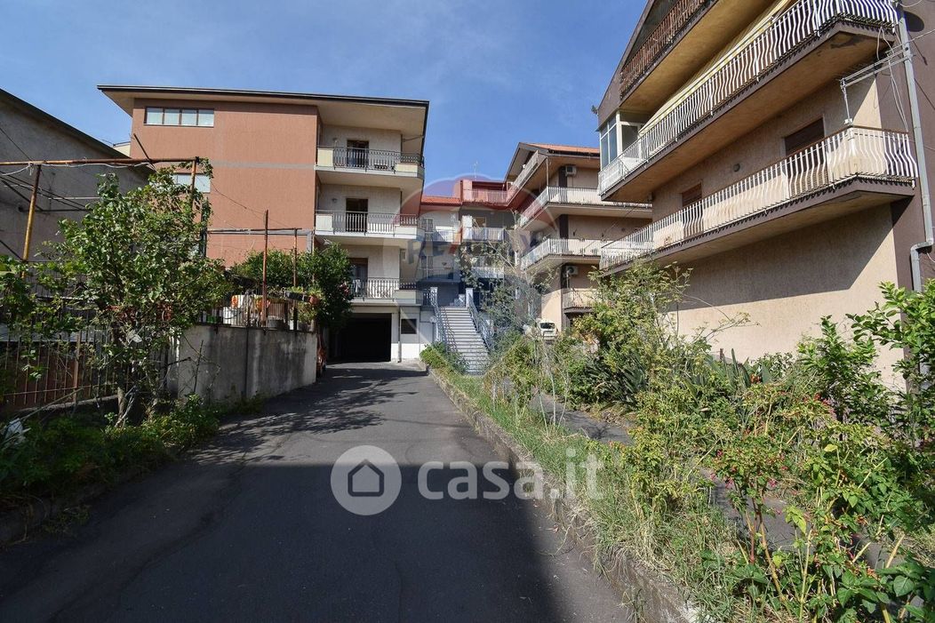 Appartamento in Vendita in Via Camillo Barbagallo 38 a Aci Sant'Antonio