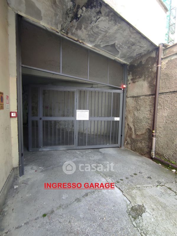 Garage/Posto auto in Affitto in Via Gradoli 75 a Roma