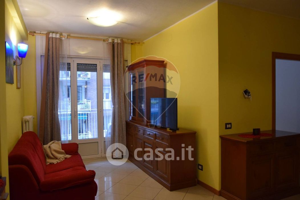 Appartamento in Affitto in Viale Ca' Granda 18 a Milano