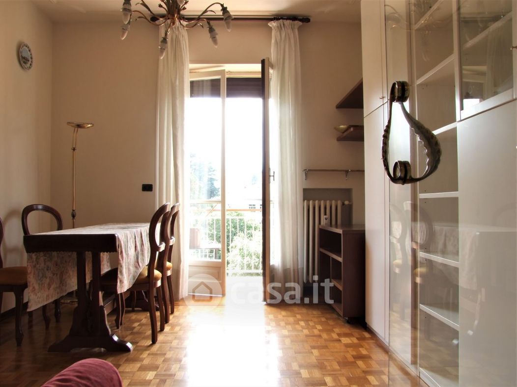 Appartamento in Vendita in Via Lorenzo Cucco 11 a Biella