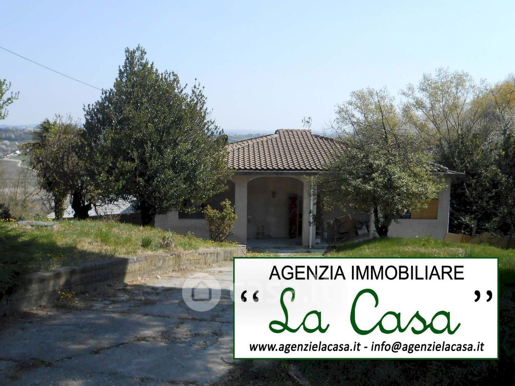 Appartamento in Vendita in a Castelnuovo Don Bosco