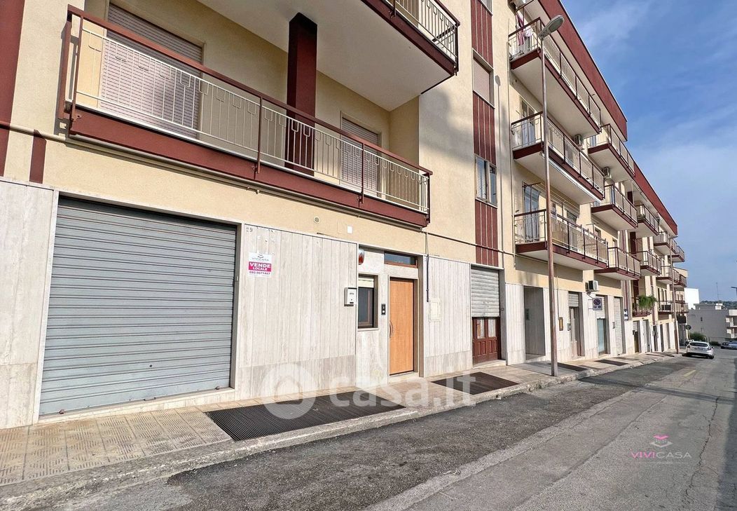 Appartamento in Vendita in Via Giovanni Pascoli a Putignano