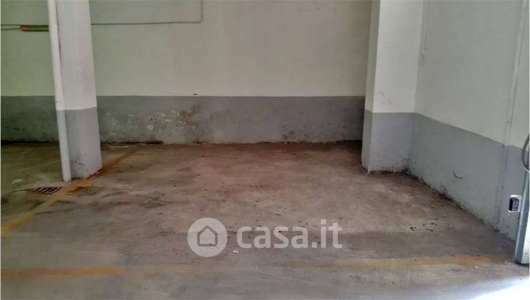 Garage/Posto auto in Vendita in Via Costantino Maes 50 a Roma