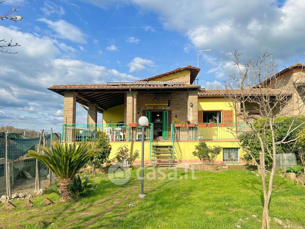Casa Bi/Trifamiliare in Vendita in Via Lattea 18 a Monterosi