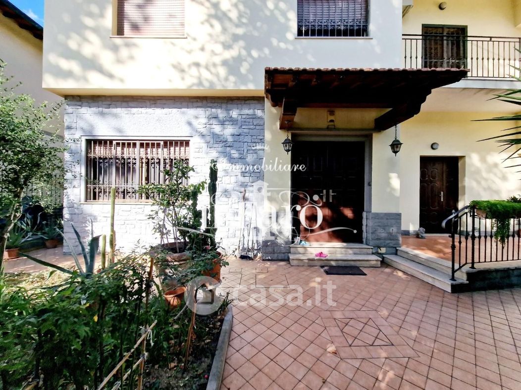 Casa indipendente in Vendita in Via di Brozzi 50145 a Firenze