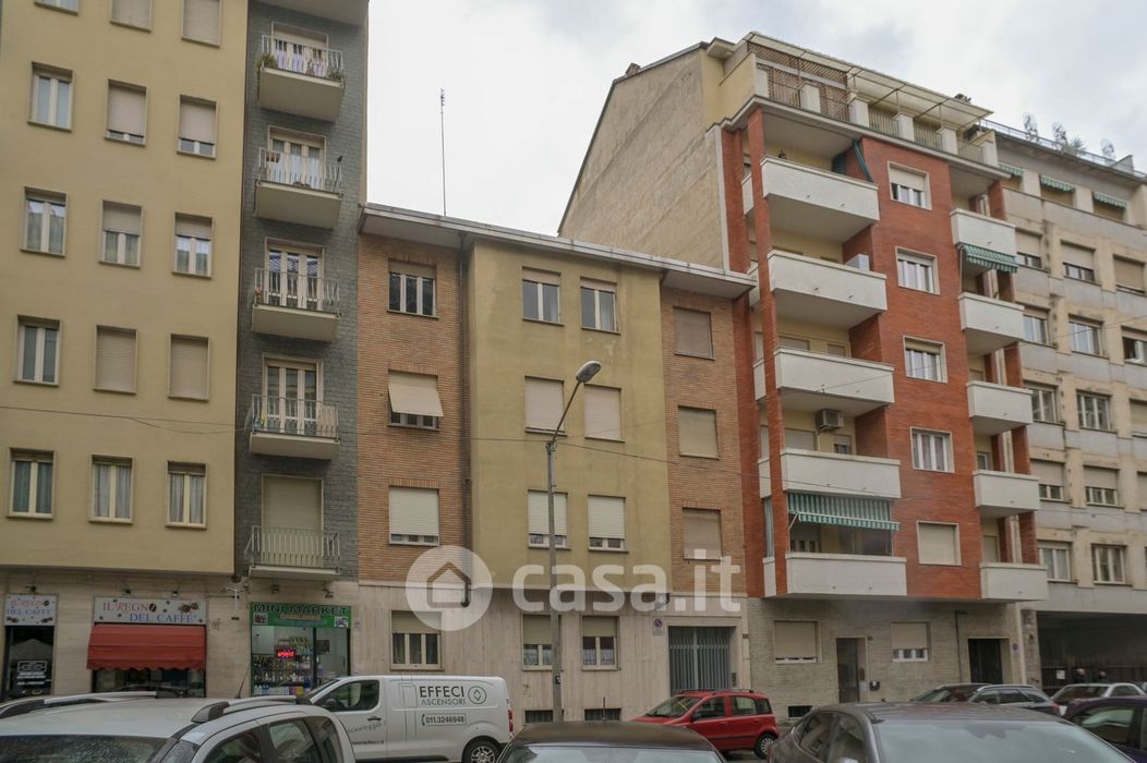 Appartamento in Vendita in Via Barletta 100 a Torino