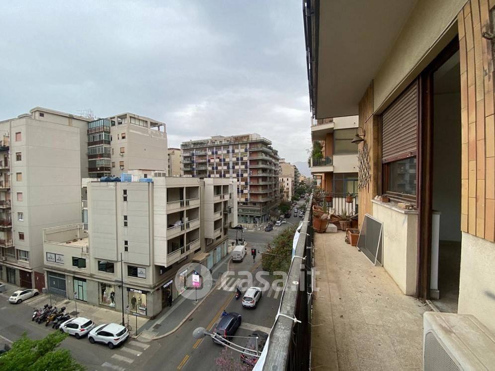 Appartamento in Vendita in Via Giuseppe Sciuti 6 a Palermo