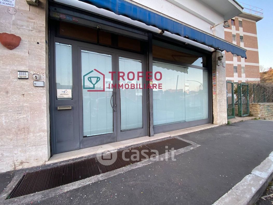 Negozio/Locale commerciale in Vendita in Via Giuseppe Bonaccorsi 10 a Roma