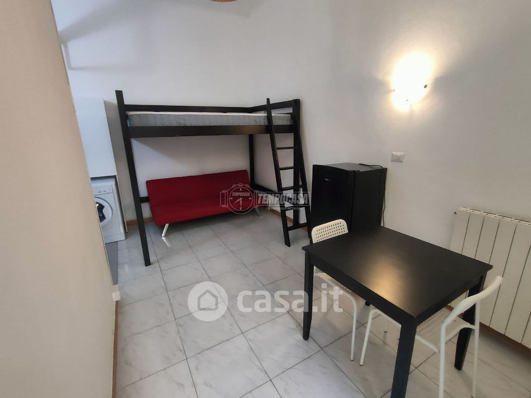 Appartamento in Affitto in Via Carlo Valvassori Peroni 59 a Milano