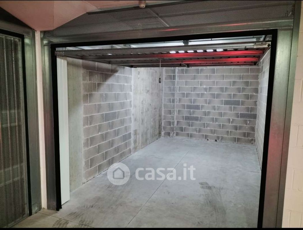 Garage/Posto auto in Affitto in Via Italo Flori a Rimini
