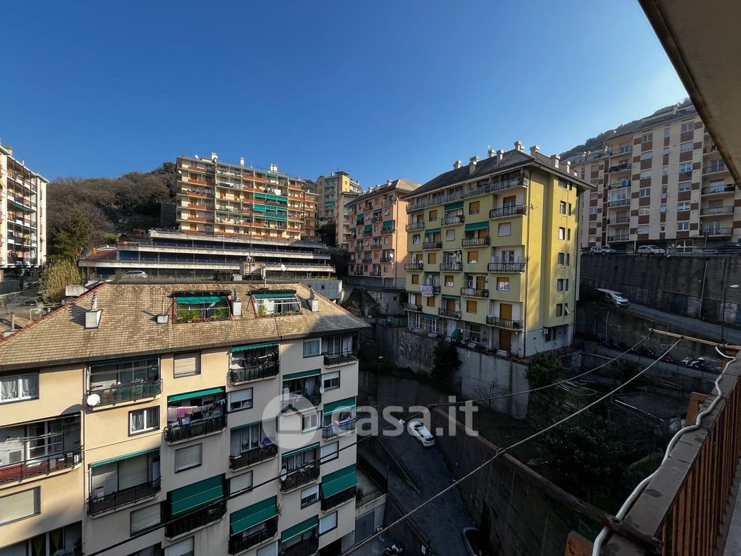 Appartamento in Vendita in Via Tortona a Genova