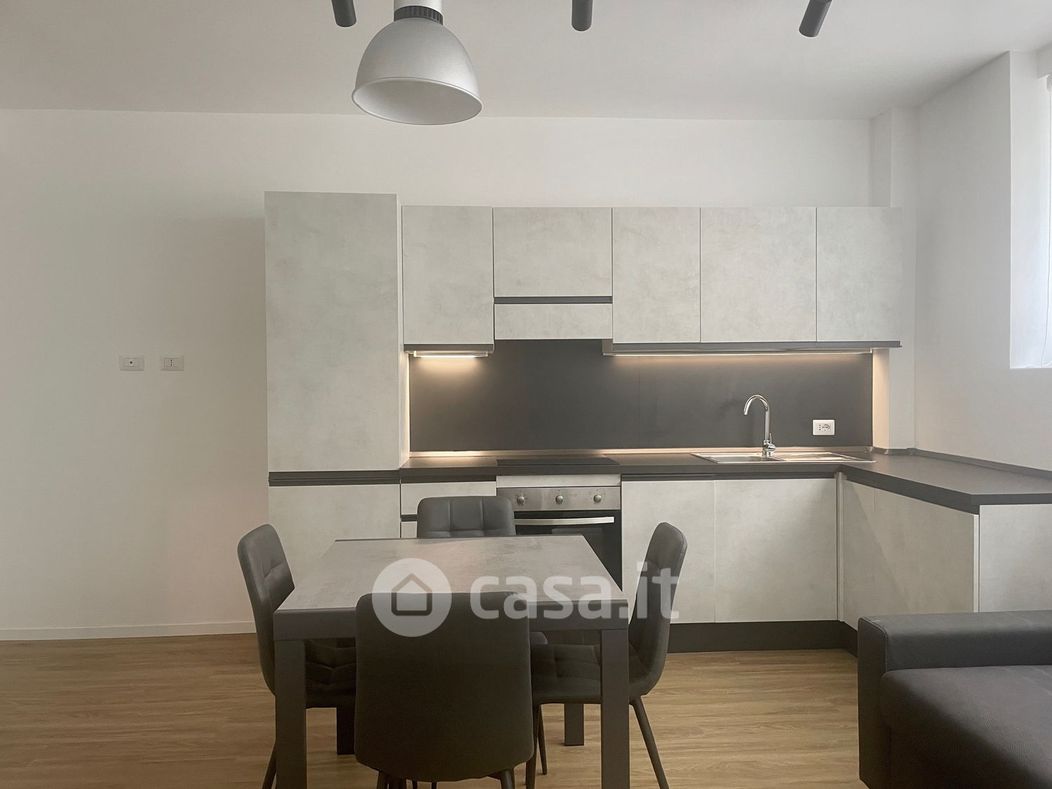 Appartamento in Affitto in Via Giovanni Arrivabene 11 a Milano