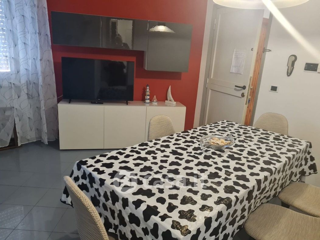 Appartamento in Affitto in Via Monte Matanna a Camaiore