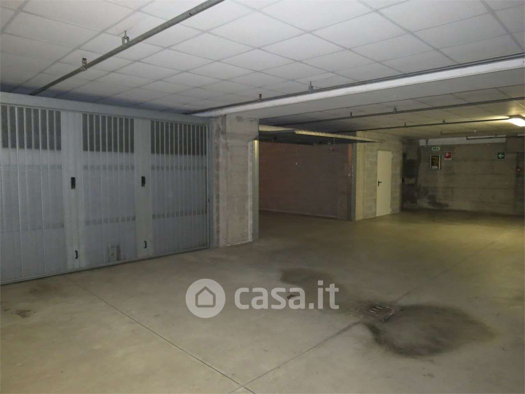 Garage/Posto auto in Vendita in Via Lenticchia 9 a Como
