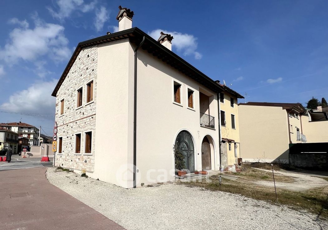 Casa Bi/Trifamiliare in Vendita in Corso Giacomo Matteotti 50 a Arzignano