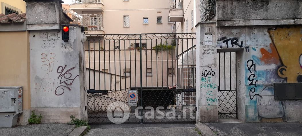Garage/Posto auto in Affitto in Via Lariana 11 a Roma