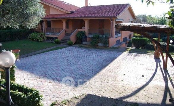 Villa in Vendita in Via Ardeatina 953 a Roma