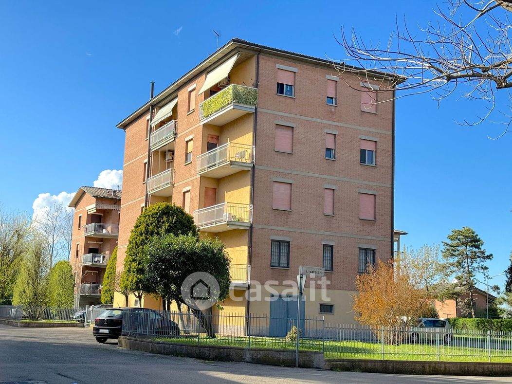 Appartamento in Vendita in Via Franco Alfano a Reggio Emilia