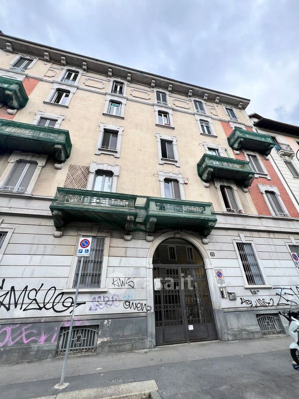 Appartamento in Vendita in Via Eugenio Villoresi 25 a Milano