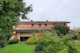 Casa indipendente in Vendita in Via Castagnole 46 a Treviso