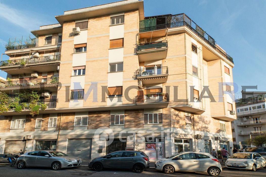 Appartamento in Vendita in Via Anselmo Ciappi 12 a Roma