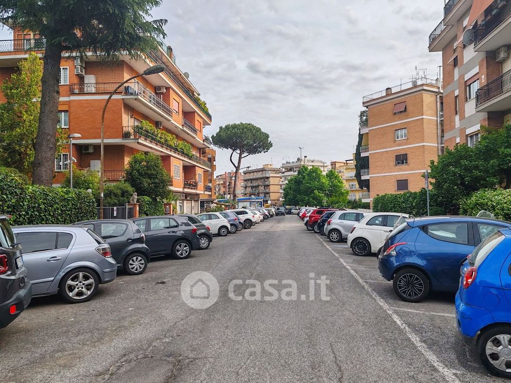 Garage/Posto auto in Vendita in Via Francesco Inghirami a Roma