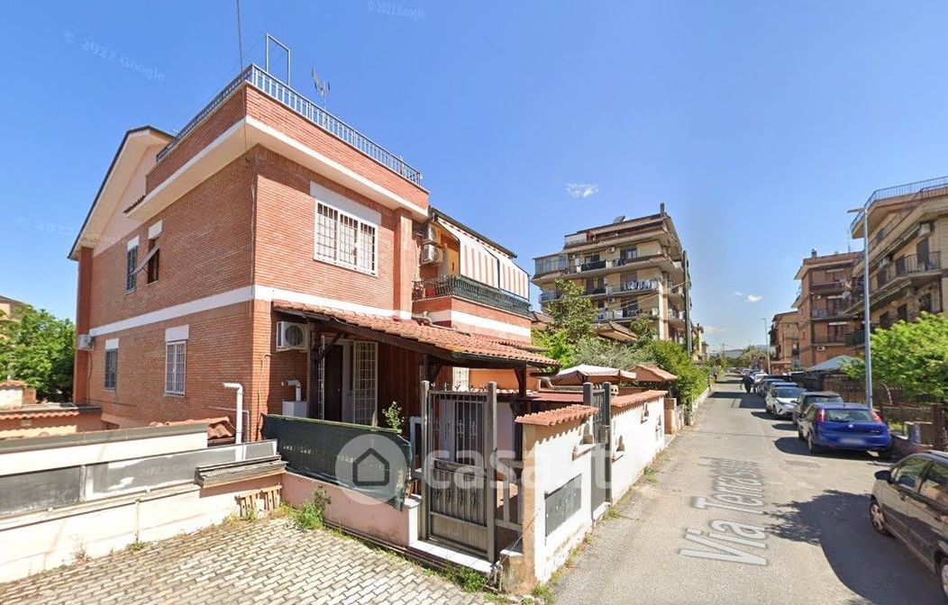 Casa indipendente in Vendita in Via Termini Imerese a Roma