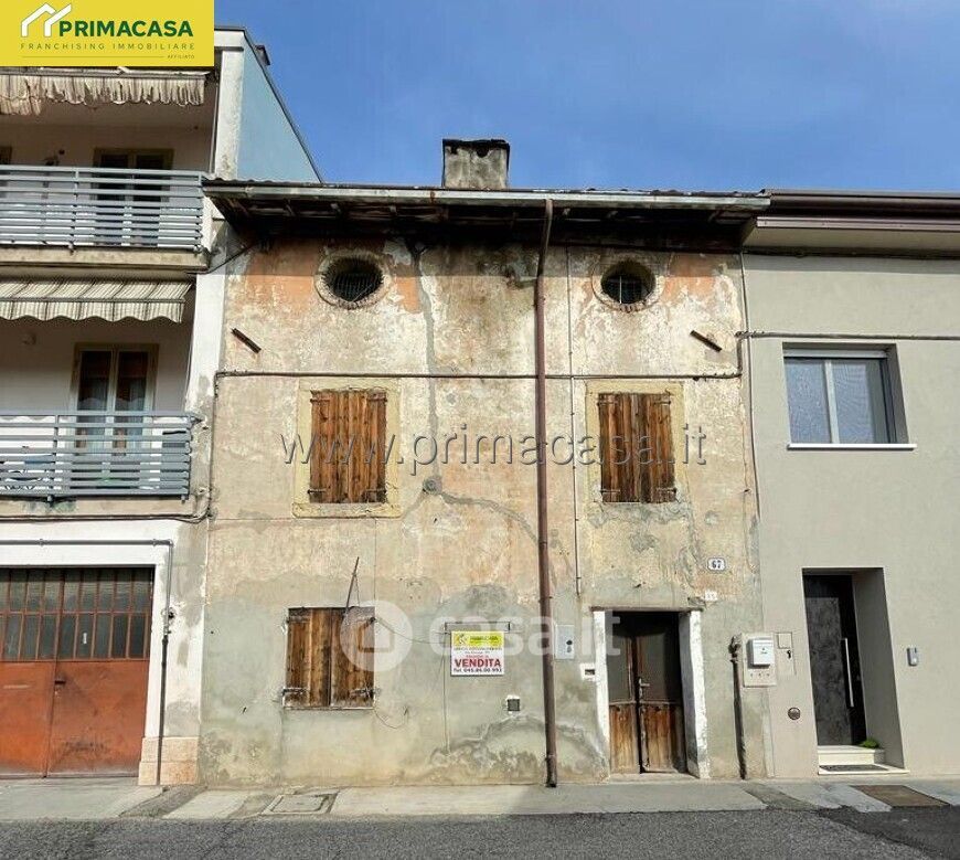 Casa indipendente in Vendita in Via Cavour 97 a Villafranca di Verona