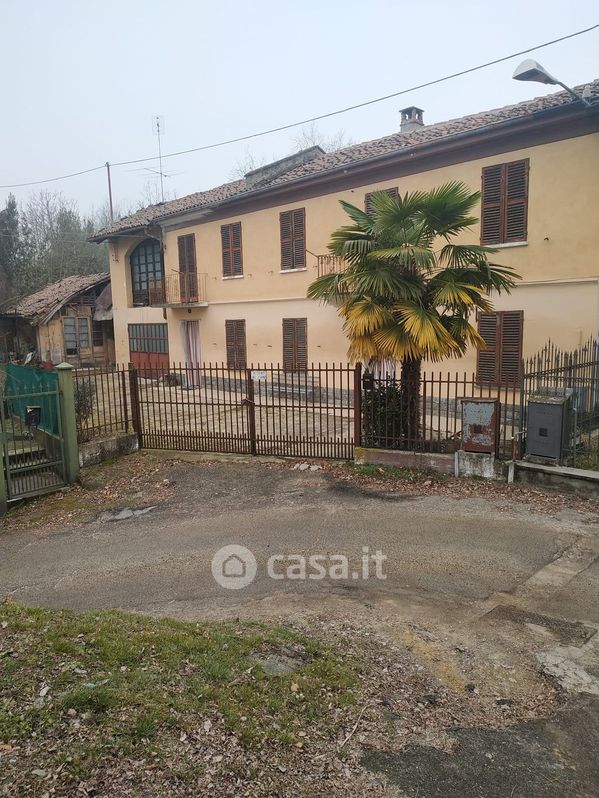Rustico/Casale in Vendita in Frazione SERRAVALLE 50 a Asti