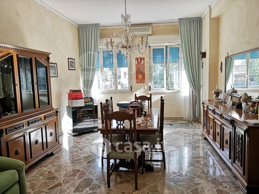 Appartamento in Vendita in Via Empedocle Restivo 105 a Palermo