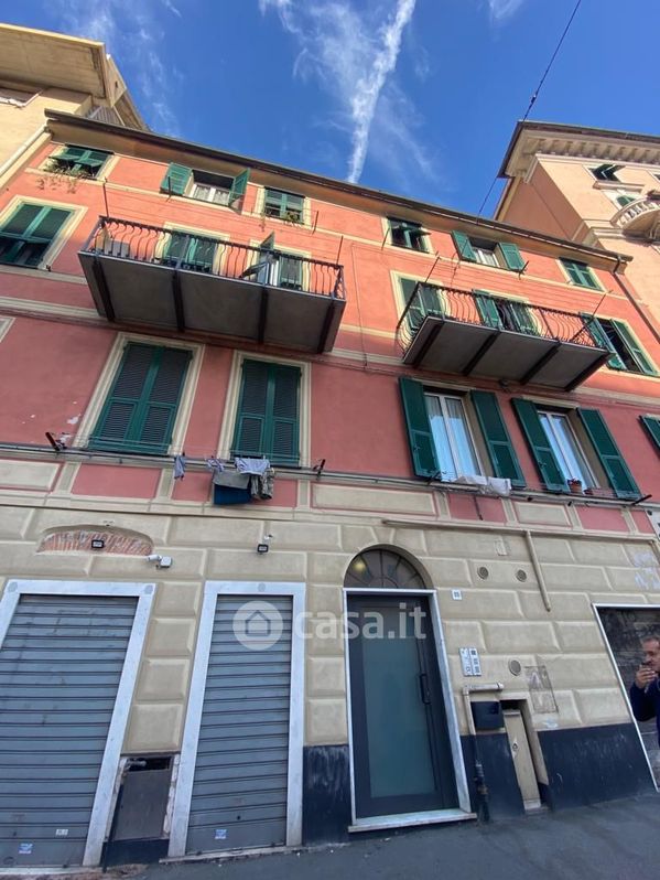Appartamento in Vendita in Via San Pier d'Arena a Genova