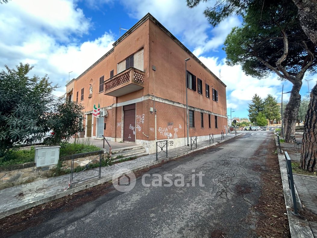 Appartamento in Vendita in Via Bisignano a Roma