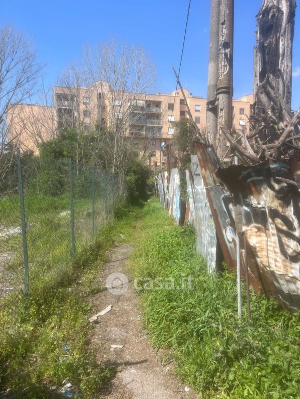 Terreno edificabile in Vendita in Via delle Messi d'Oro a Roma