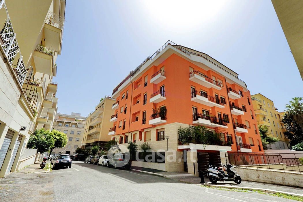 Appartamento in Vendita in Via Ermete Novelli a Roma