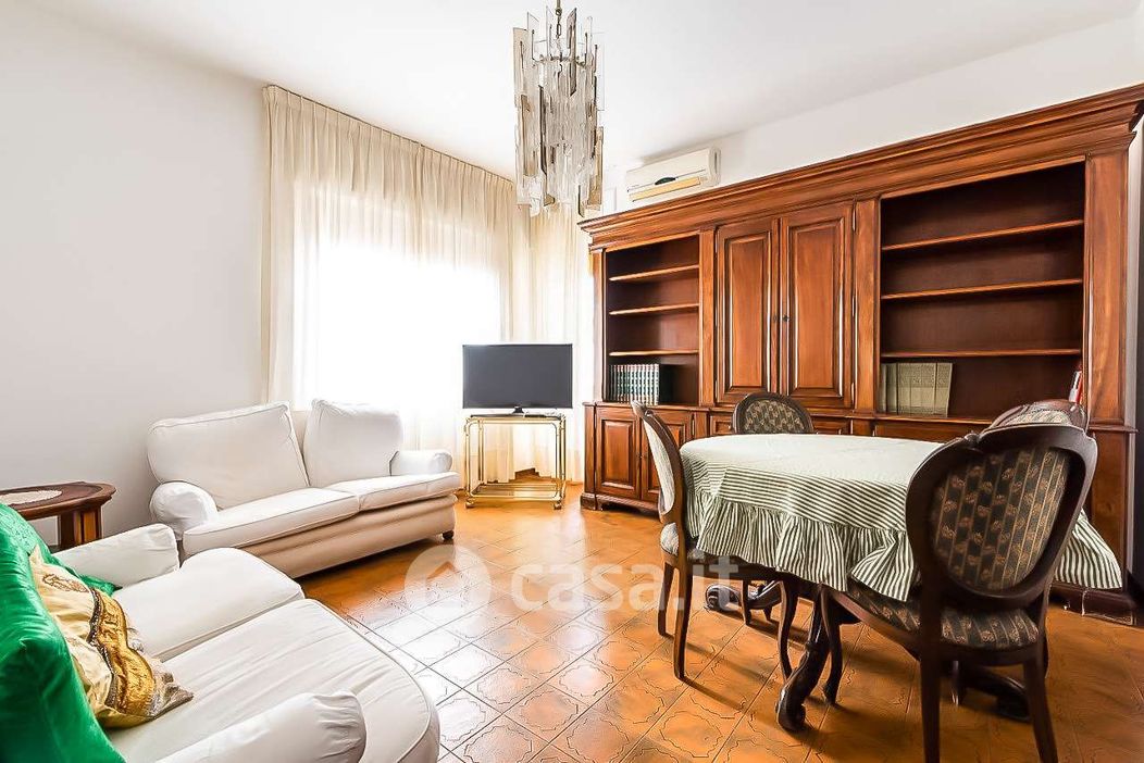 Appartamento in Vendita in Via Raffa Garzia a Cagliari